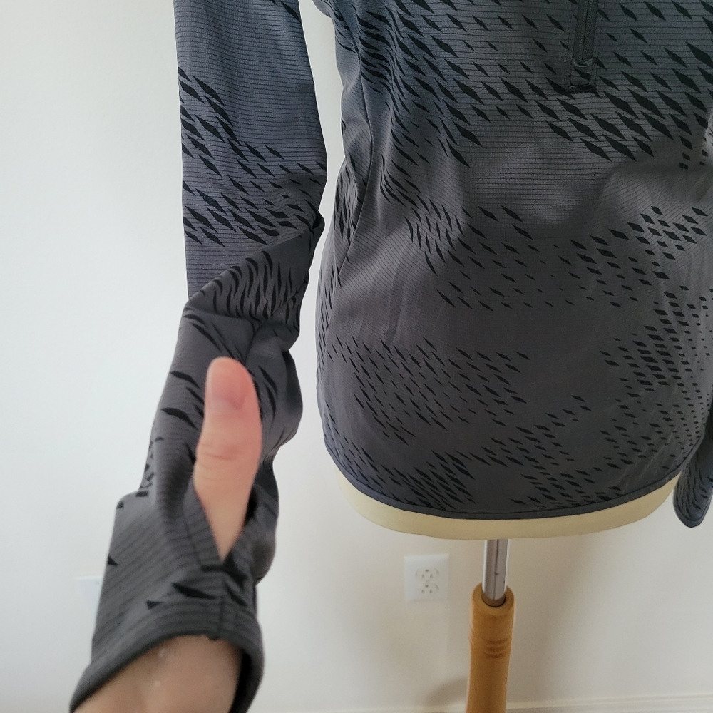 Under Armour long sleeve - Picture 3 of 9